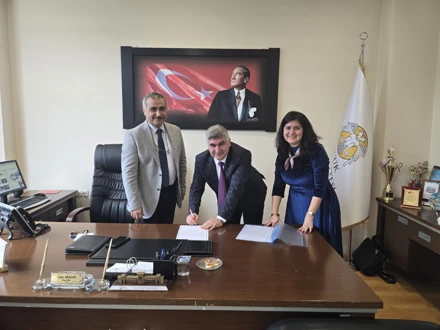 “KİTAP OKUYARAK HAYAT BULUYORUM’’